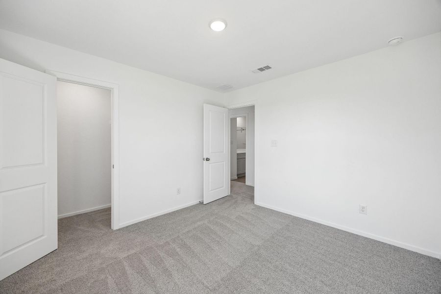 Spacious, unfurnished interior of a new home in Montgomery Bend, Montgomery (Image 22).