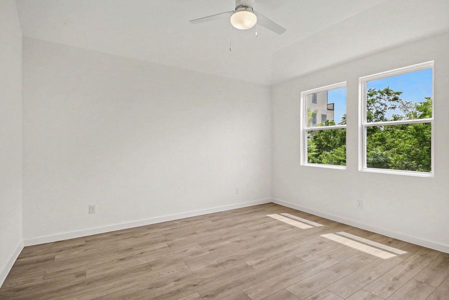 Spacious, unfurnished interior of a new home in , Houston (Image 20).