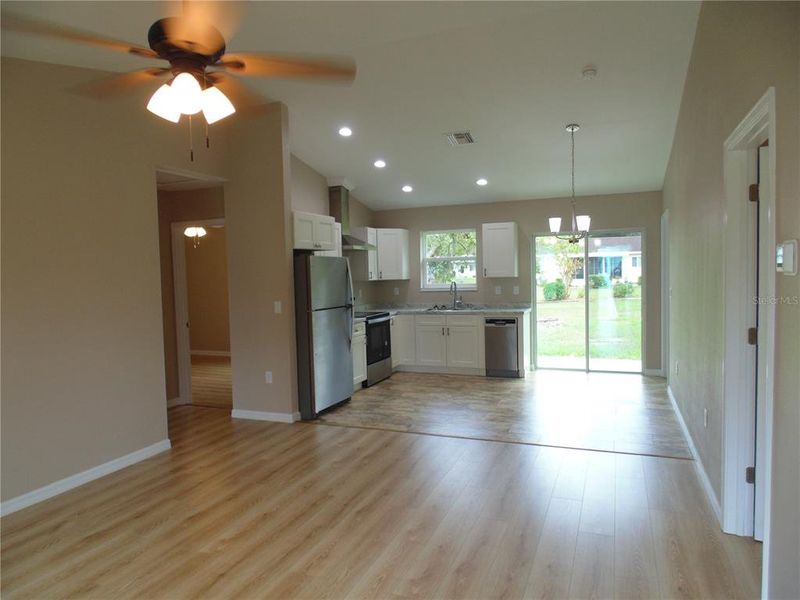 Spacious, unfurnished interior of a new home in , Ocala (Image 18).