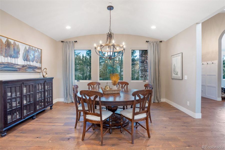 Oversized dining room Room for the whole family.