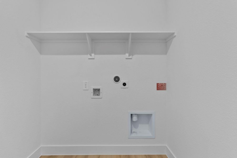 Spacious, unfurnished interior of a new home in Silverthorne, Conroe (Image 17). Spacious, unfurnished interior of a new home in Silverthorne, Conroe (Image 17).