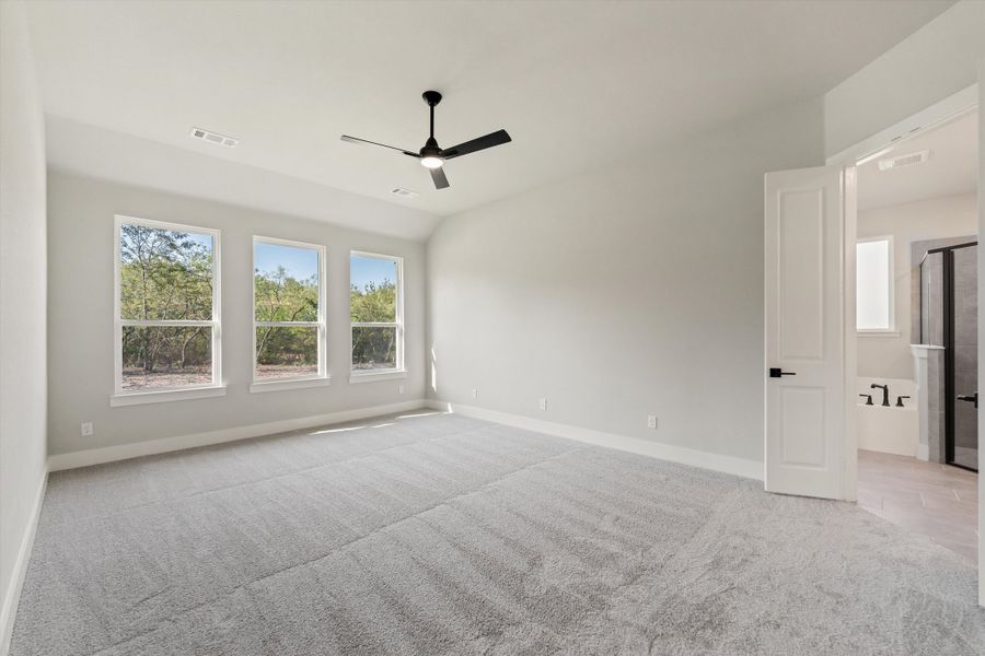 Spacious, unfurnished interior of a new home in Vista Oaks Estates, Royse City (Image 32). Spacious, unfurnished interior of a new home in Vista Oaks Estates, Royse City (Image 32).