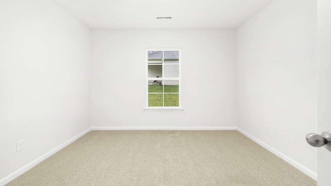 Spacious, unfurnished interior of a new home in Quail Haven, Winston-Salem (Image 12).