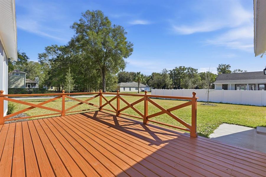 Exterior details and patio area of a home in , Lake Helen (Image 36).