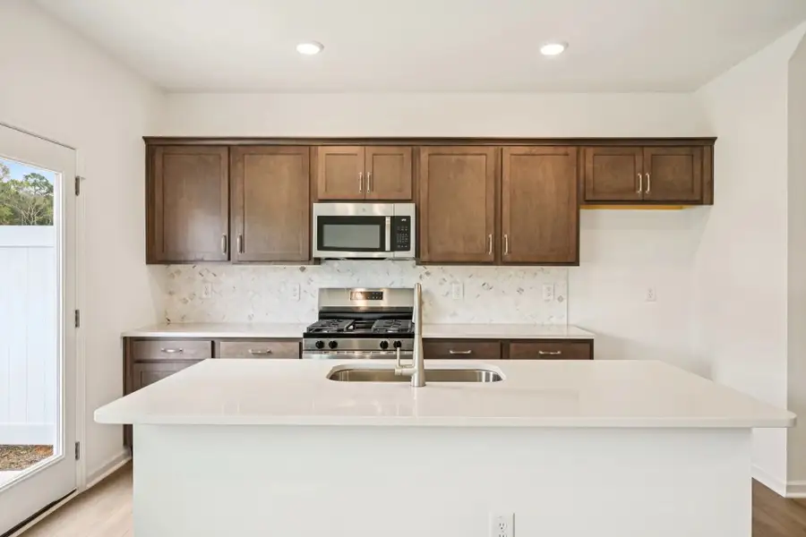 Representative images and renderings are for illustrative purposes. Actual structural options and design finishes of home may vary.