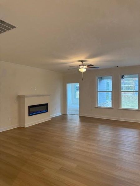 Spacious, unfurnished interior of a new home in Cooper's Walk, Loganville (Image 13).
