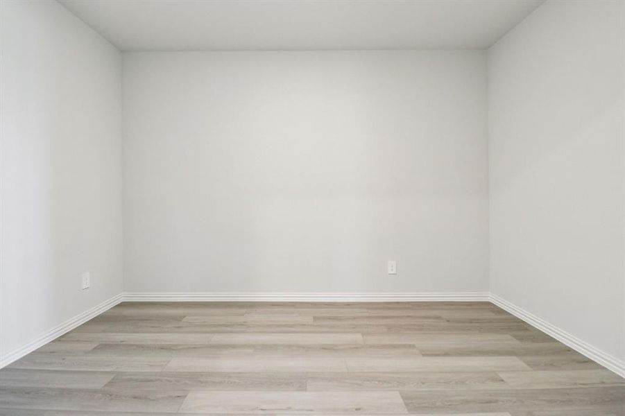 Spacious, unfurnished interior of a new home in Lakehaven - Premier Series, Farmersville (Image 20).