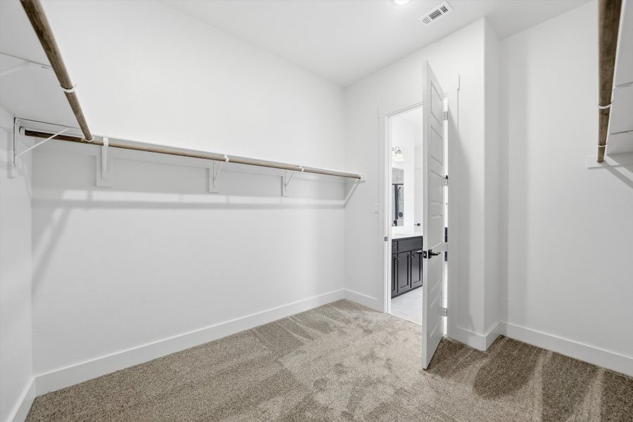 Spacious, unfurnished interior of a new home in Eagle Ridge Estates, Weatherford (Image 31).