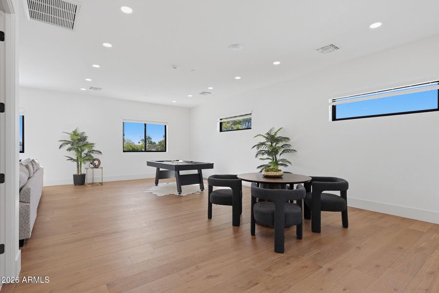 Huge upstairs loft Huge upstairs loft