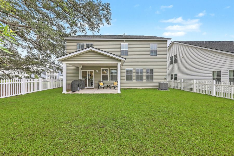 Exterior details and patio area of a home in Limehouse Farms, Summerville (Image 26).