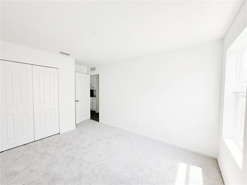 Spacious, unfurnished interior of a new home in , Ocala (Image 13).