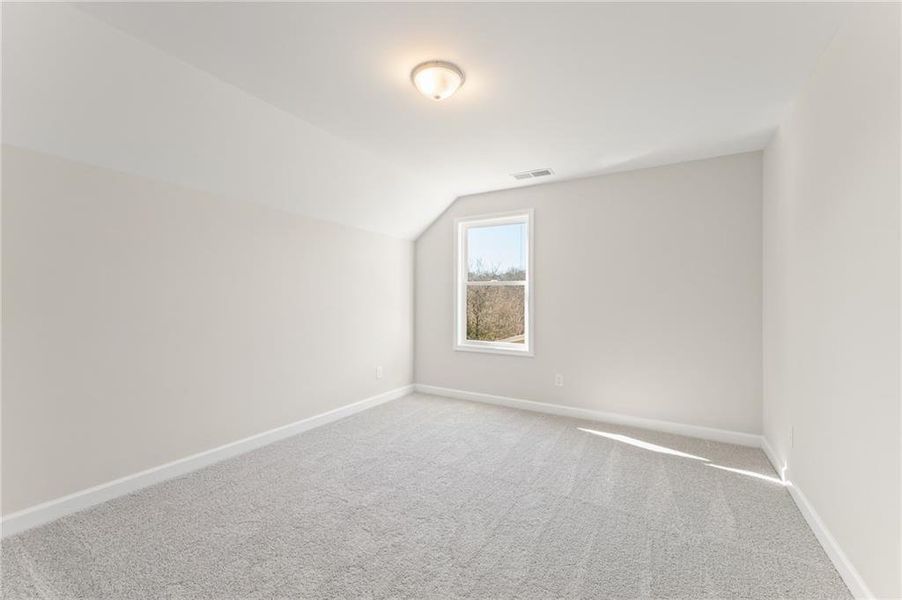 Spacious, unfurnished interior of a new home in Linden Grove, Powder Springs (Image 12).