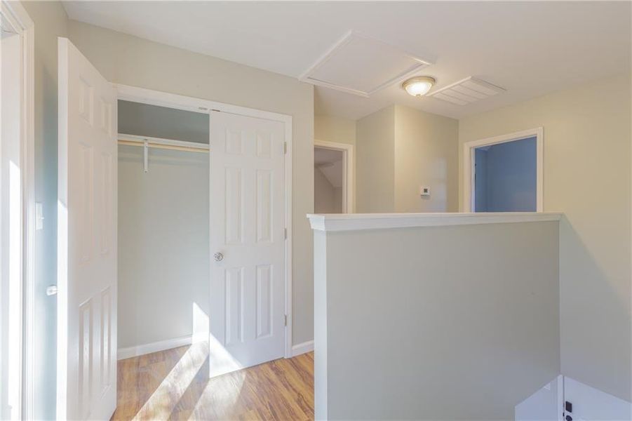 Spacious, unfurnished interior of a new home in , Menlo (Image 26).