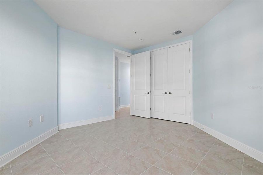 Spacious, unfurnished interior of a new home in , Bradenton (Image 35).