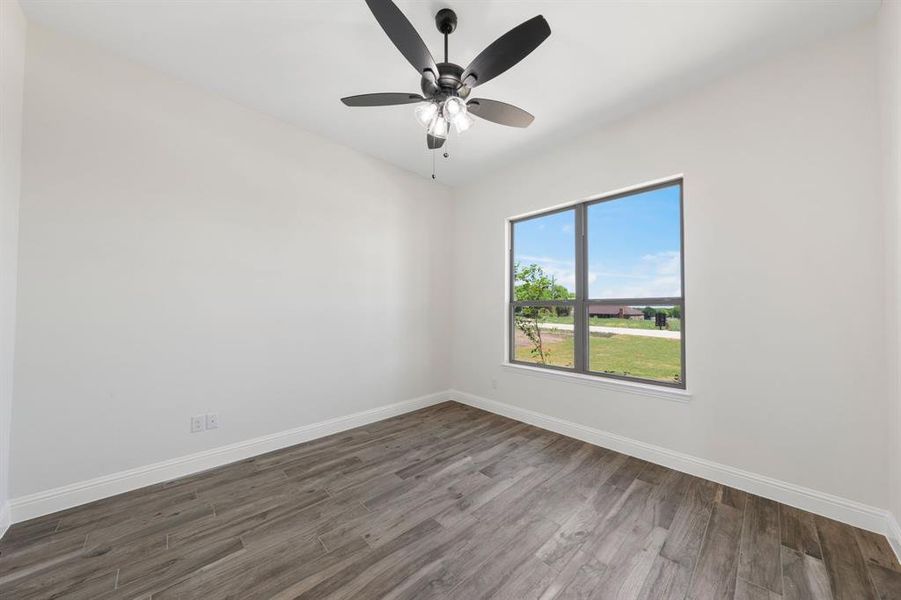 Spacious, unfurnished interior of a new home in , Waxahachie (Image 16).