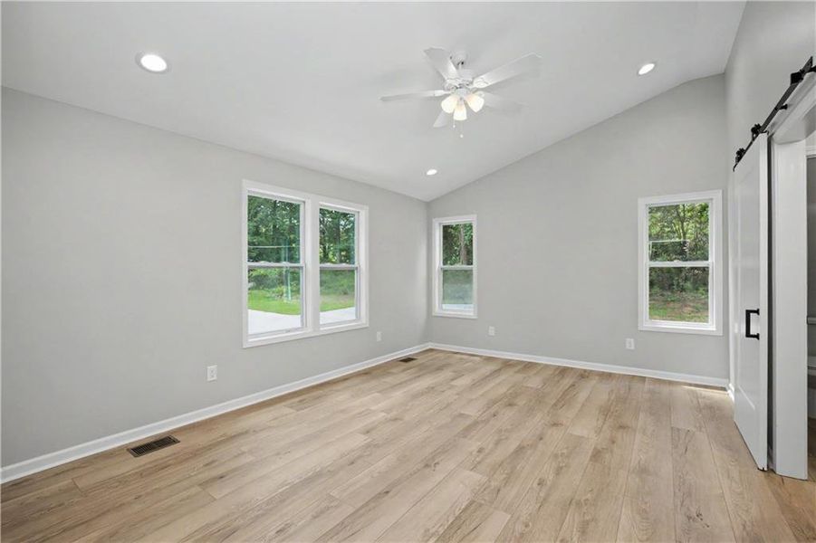 Spacious, unfurnished interior of a new home in , Fayetteville (Image 17).