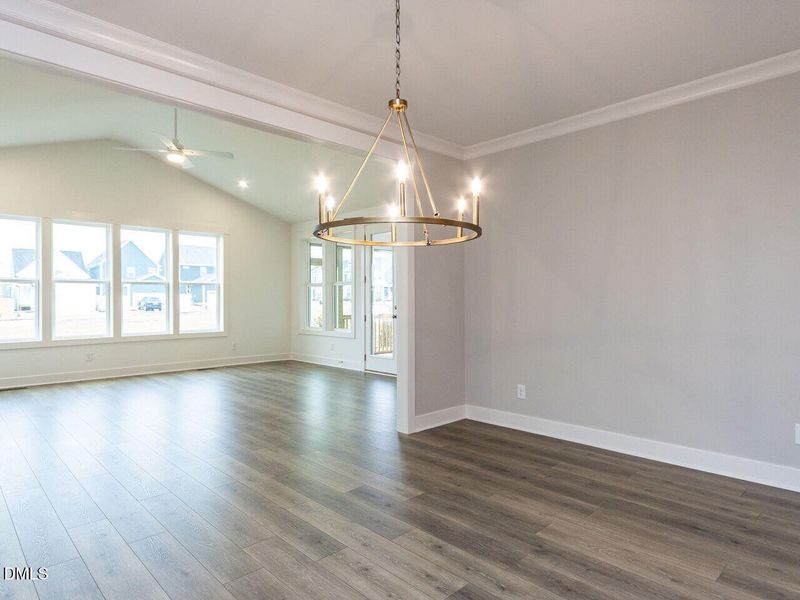 012-1280x960-dining-room