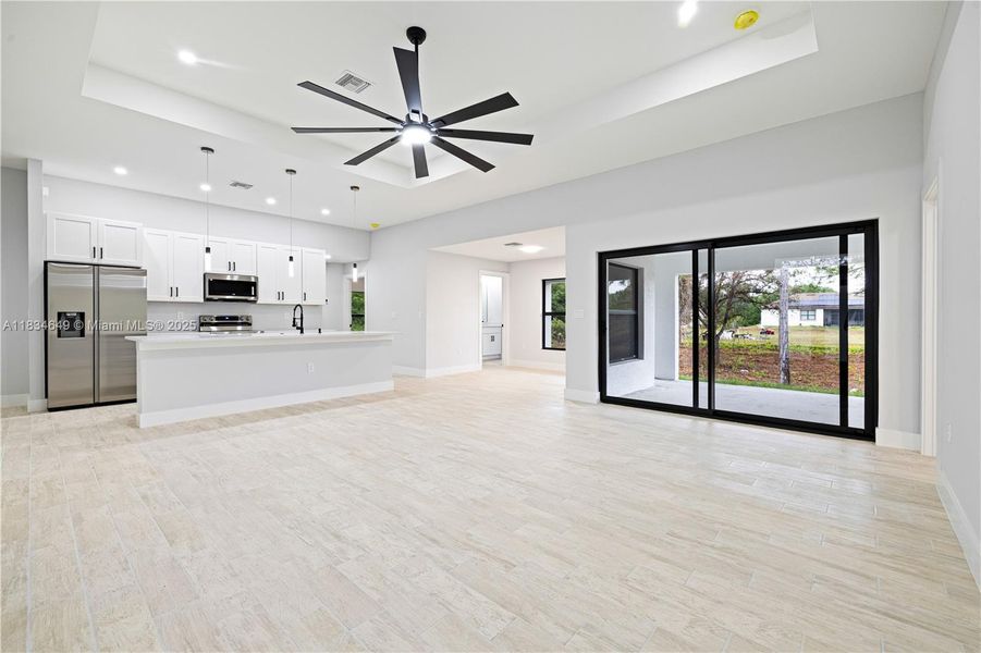 Spacious, unfurnished interior of a new home in , Lehigh Acres (Image 18).