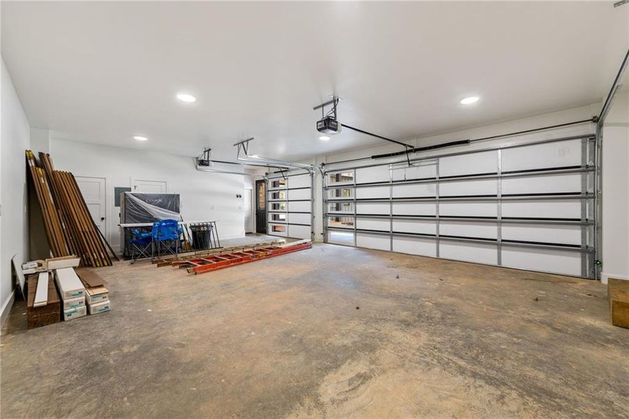 Spacious, unfurnished interior of a new home in , Blue Ridge (Image 40).