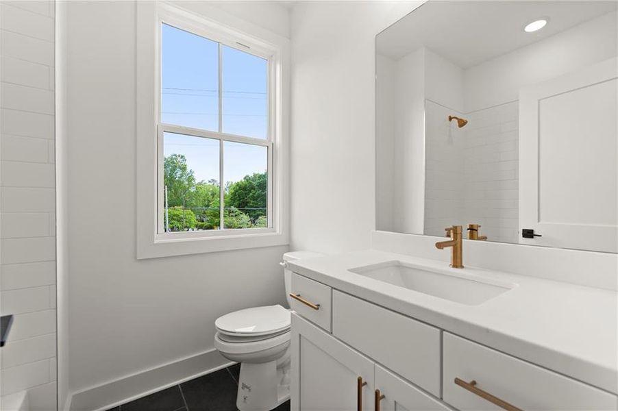 Furnished interior view inside a new home in , Alpharetta (Image 6).