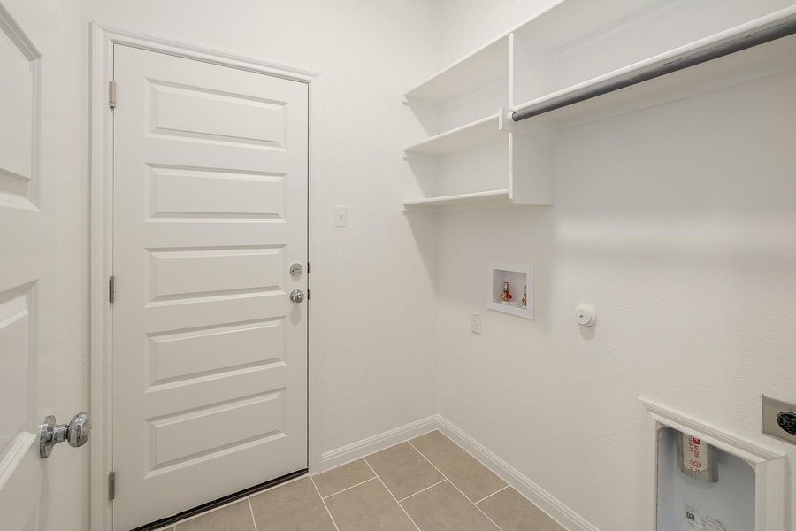 Spacious, unfurnished interior of a new home in Trinity Ranch, Elgin (Image 21). Spacious, unfurnished interior of a new home in Trinity Ranch, Elgin (Image 21).