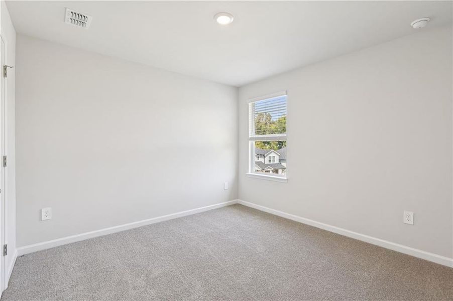 Spacious, unfurnished interior of a new home in The Oaks at Dawson, Dawsonville (Image 39).