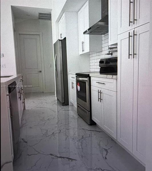 Image 13 of a home in . Image 13 of a home in .