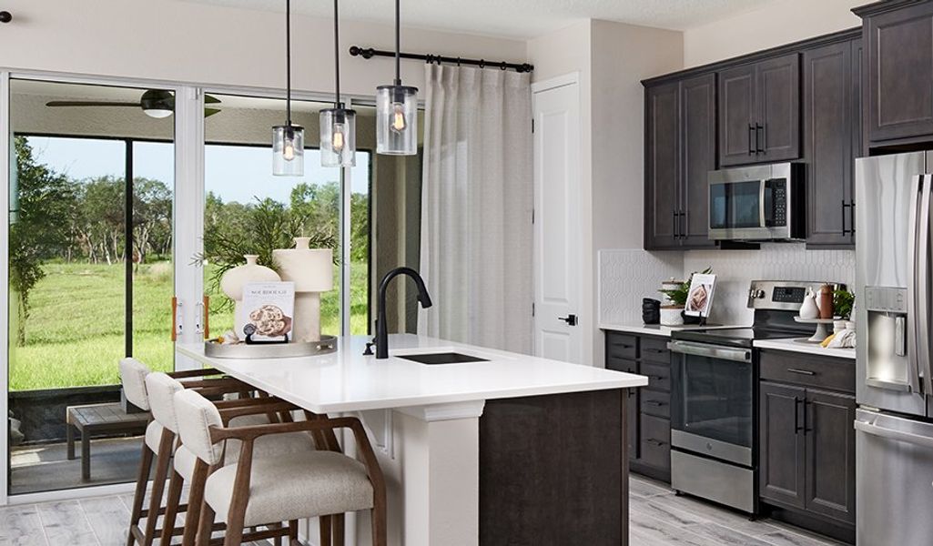 Pearl-ORL-SeasonsAtHeritageSquare Kitchen