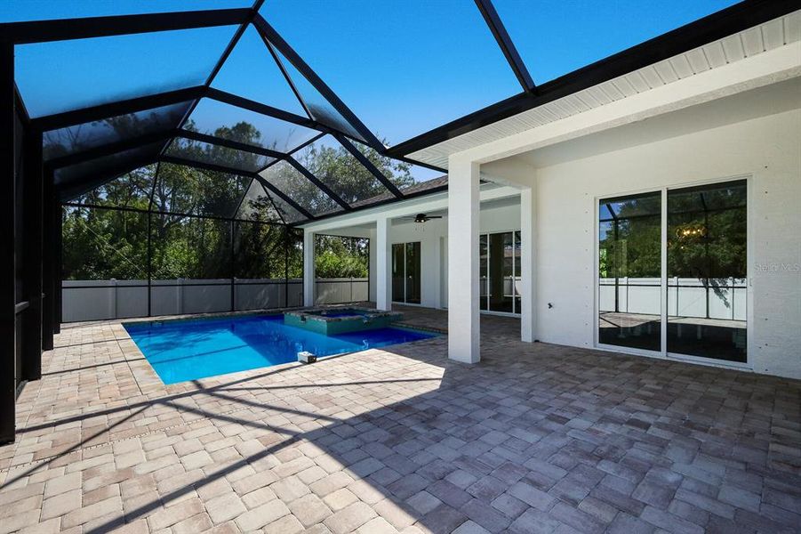 Enormous pool deck! Enormous pool deck!