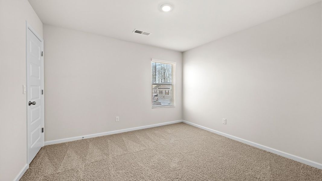 Representative unfurnished interior of a home built from the Saratoga by D.R. Horton in Poplar Preserve, Newnan (Image 18).
