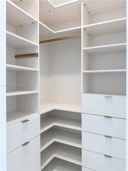 Close-up of interior finishes inside a home in Mr. C Residences, Miami (Image 15). Close-up of interior finishes inside a home in Mr. C Residences, Miami (Image 15).