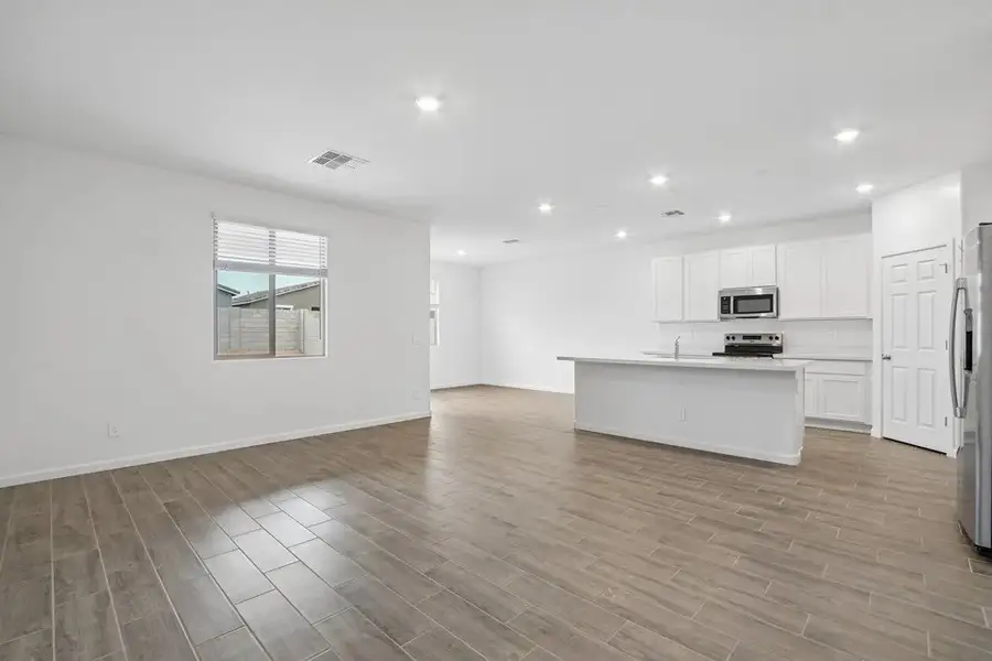 Representative images and renderings are for illustrative purposes. Actual structural options and design finishes of home may vary.
