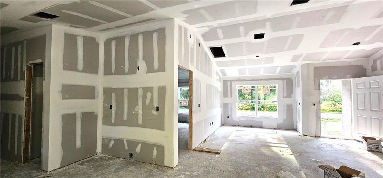 Furnished interior view inside a new home in , Ocala (Image 6).