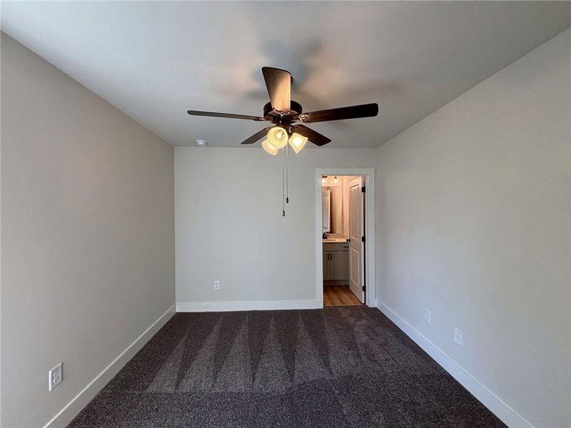 Spacious, unfurnished interior of a new home in , Gainesville (Image 16).