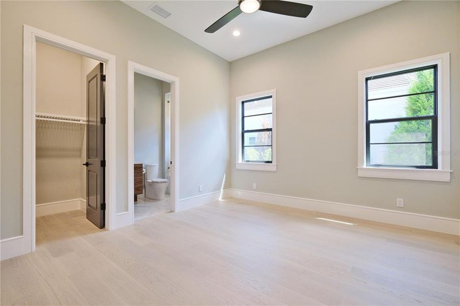Spacious, unfurnished interior of a new home in , Bradenton (Image 44).