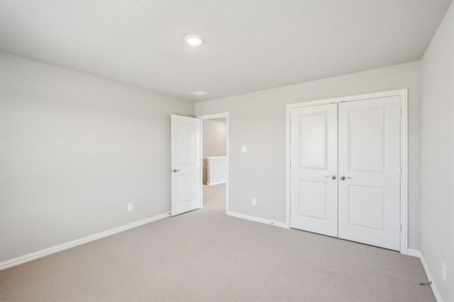 Photo is not of the actual home, but is an inspirational photo of builder’s model home and may depict options, furnishings, and/or decorator features that are not included. Photo is not of the actual home, but is an inspirational photo of builder’s model home and may depict options, furnishings, and/or decorator features that are not included.