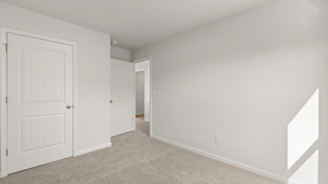 Representative unfurnished interior of a home built from the Belhaven by D.R. Horton in Braselton Village, Braselton (Image 25).