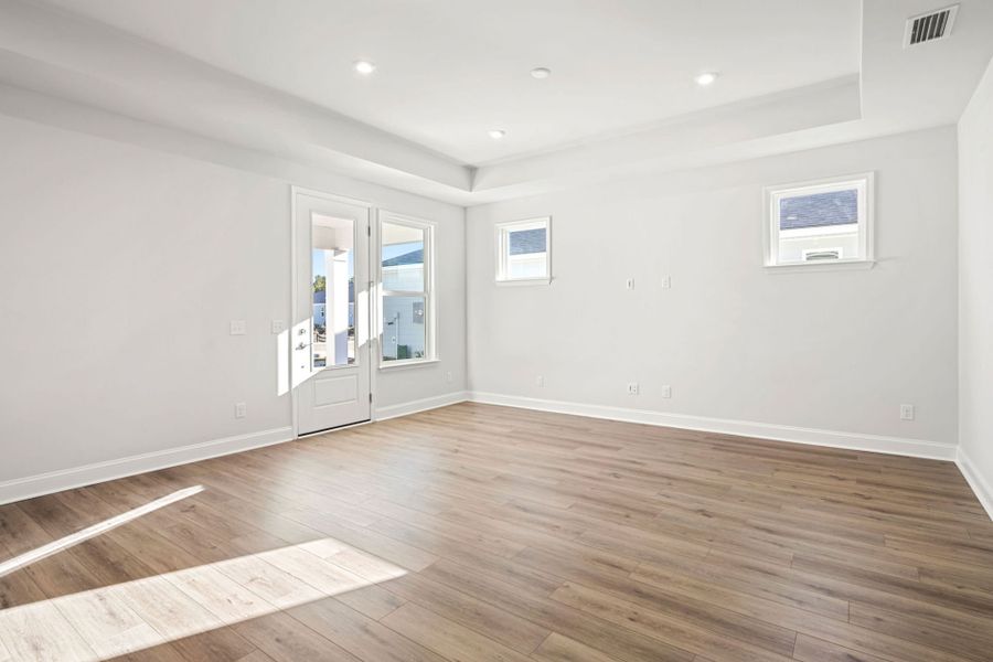 Spacious, unfurnished interior of a new home in Sun City Hilton Head, Bluffton (Image 19).