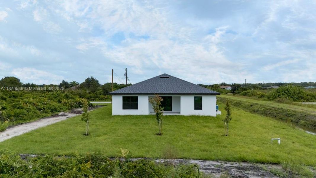 Image 27 of a home in . Image 27 of a home in .