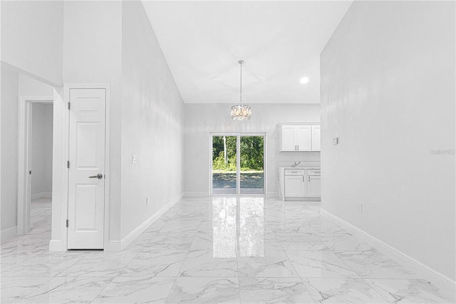Spacious, unfurnished interior of a new home in , Summerfield (Image 25).