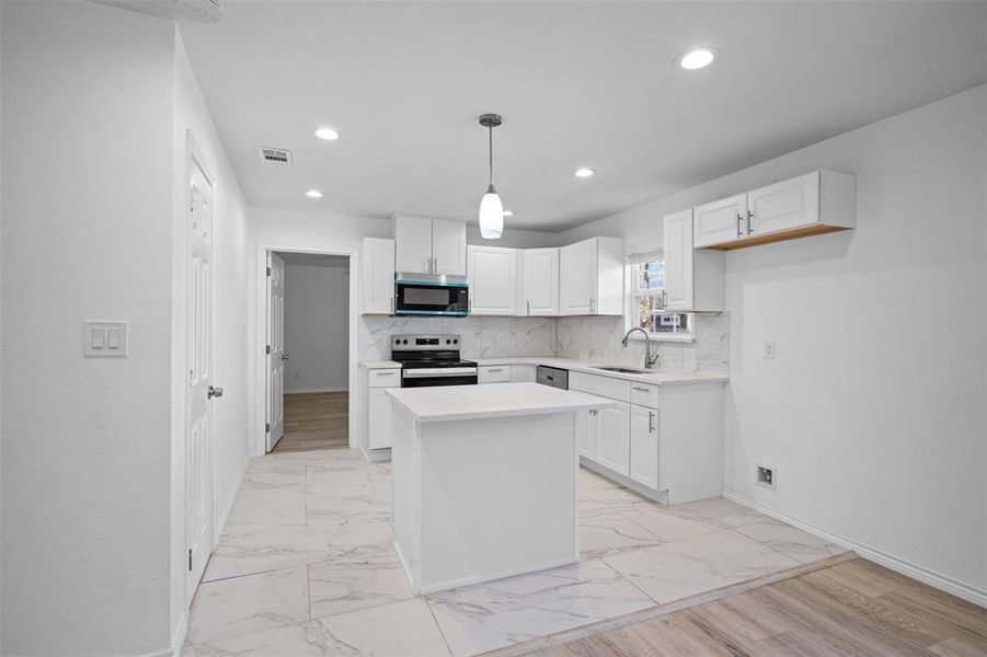 Furnished interior view inside a new home in , Dallas (Image 7). Furnished interior view inside a new home in , Dallas (Image 7).