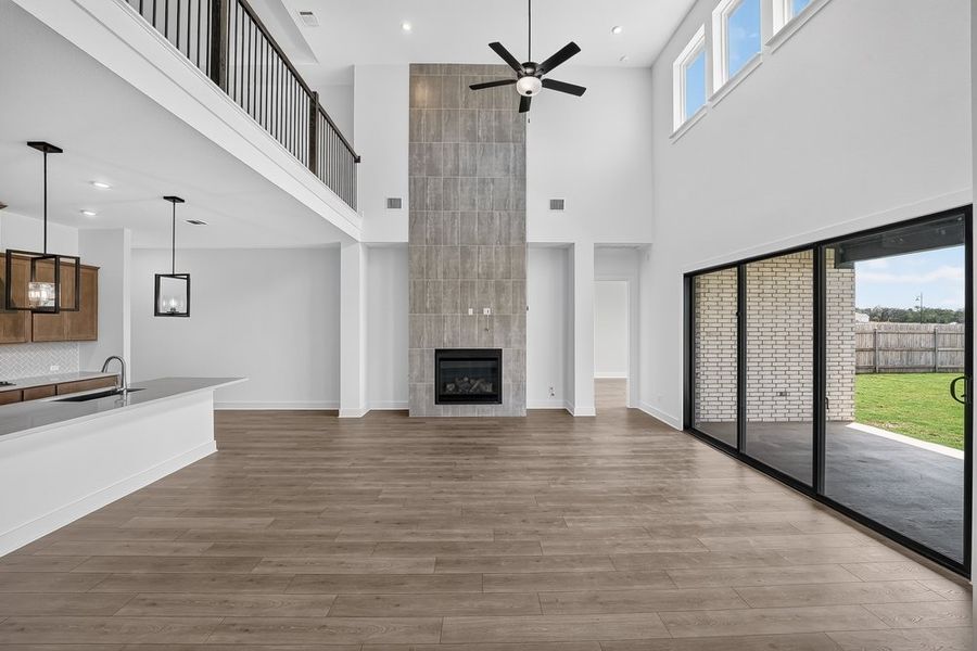 Spacious, unfurnished interior of a new home in Santa Rita Ranch, Liberty Hill (Image 14).