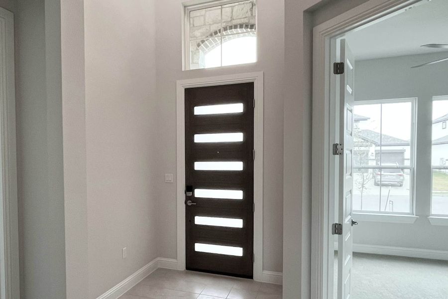 Spacious, unfurnished interior of a new home in Enclave At Cele, Pflugerville (Image 12).