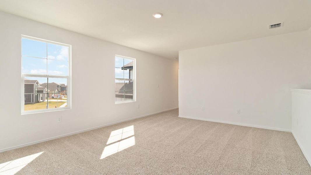 Spacious, unfurnished interior of a new home in Talavera, Kyle (Image 8).