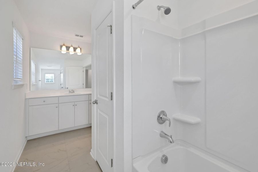 Furnished interior view inside a new home in Jennings Farm, Middleburg (Image 13).