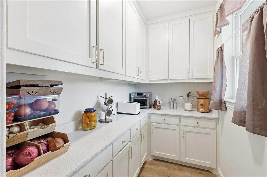 Furnished interior view inside a new home in , Melissa (Image 14).