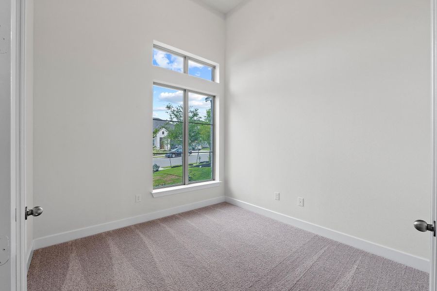 Spacious, unfurnished interior of a new home in Nolina, Georgetown (Image 26).