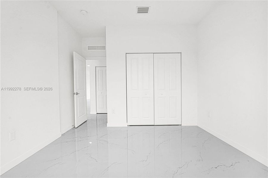 Spacious, unfurnished interior of a new home in , Miami (Image 92).