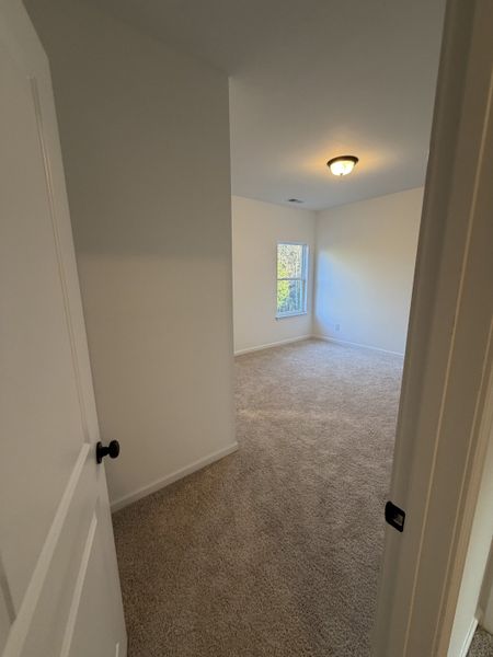 Spacious, unfurnished interior of a new home in Marlin Pointe, White House (Image 16).