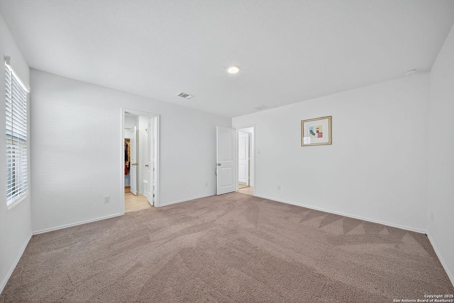 Spacious, unfurnished interior of a new home in Spring Grove: Belmar Collection, St. Hedwig (Image 18). Spacious, unfurnished interior of a new home in Spring Grove: Belmar Collection, St. Hedwig (Image 18).